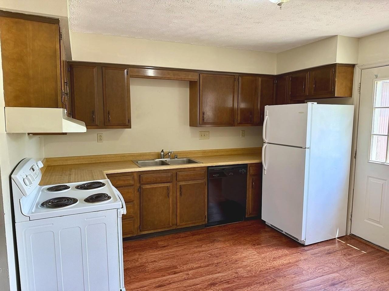 102 Northwood Rd #2 - Photo 4 of 11