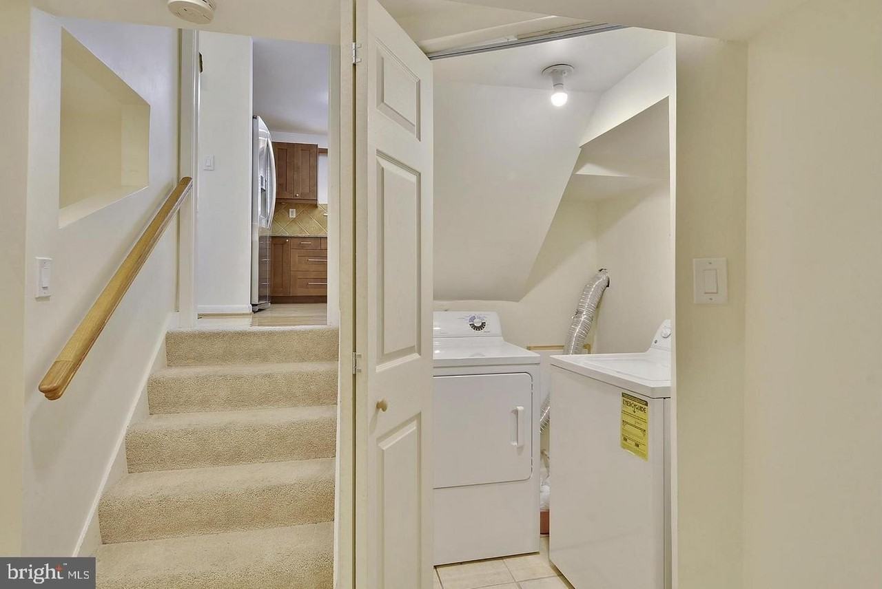 717 Hillsboro Dr - Photo 5 of 20