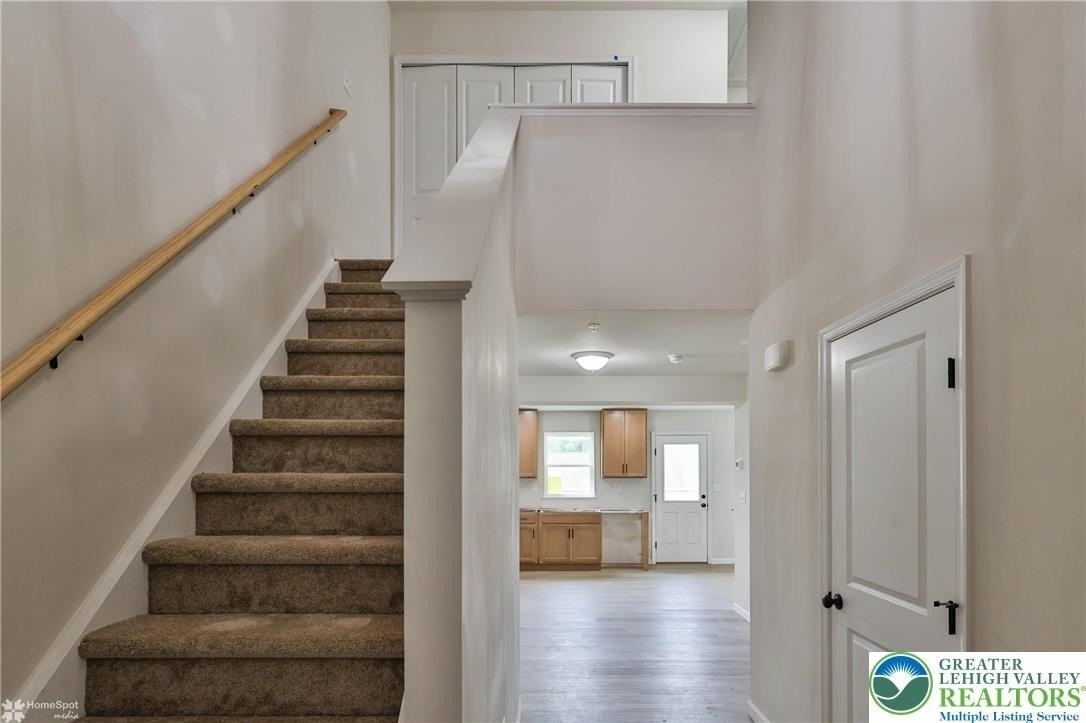671 Sipos Dr - Photo 2 of 24