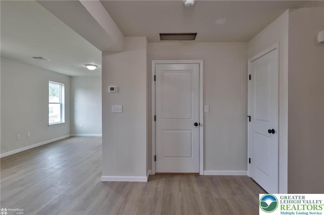 671 Sipos Dr - Photo 5 of 24