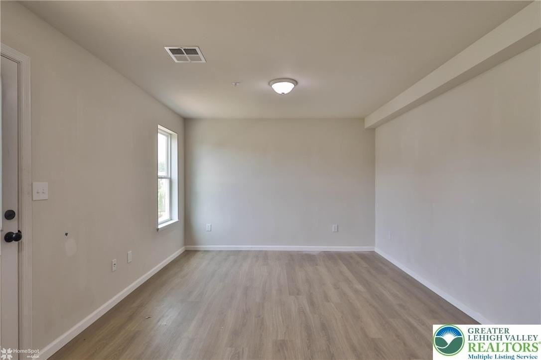 671 Sipos Dr - Photo 6 of 24