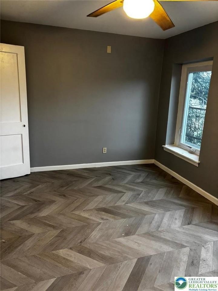 412 Oak St #1 - Photo 3 of 13