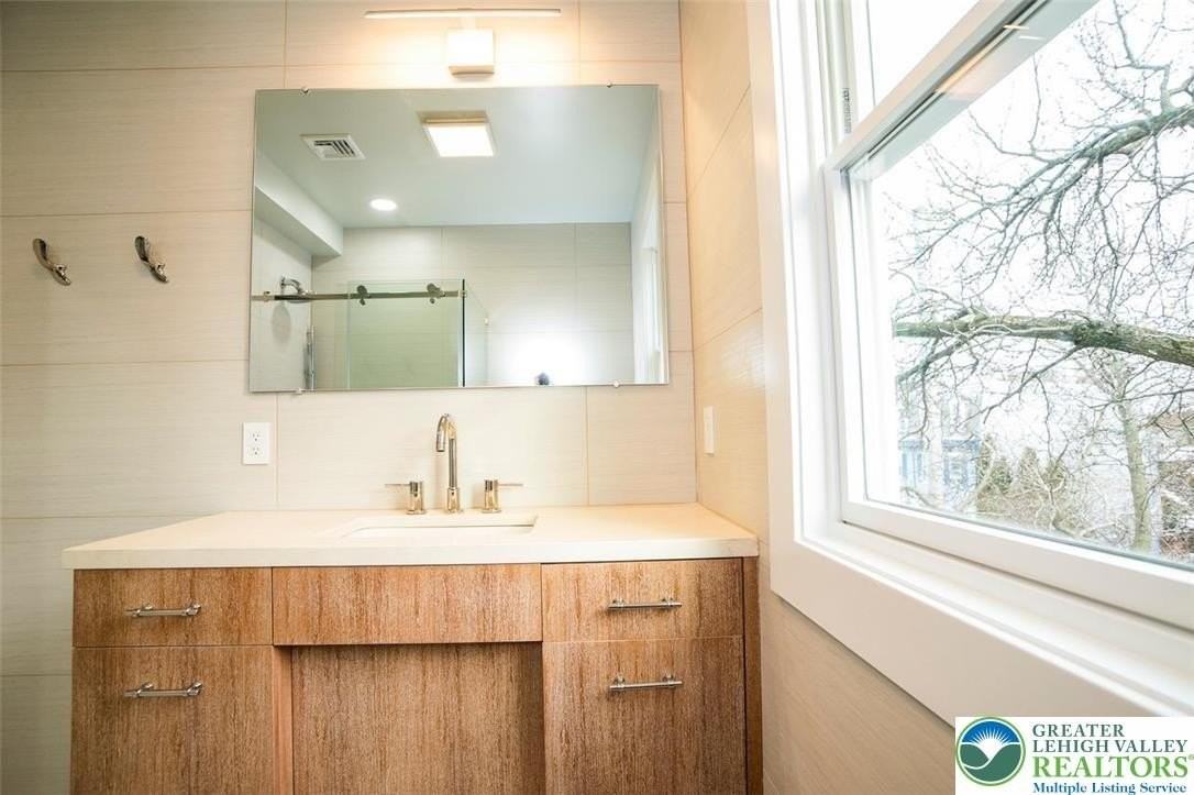 517 #2 Ferry St #2 - Photo 2 of 11