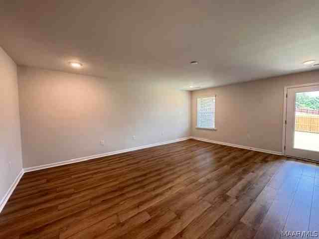 28 Coolidge Dr - Photo 4 of 25