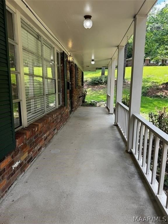 111 Easthaven Rd - Photo 4 of 35