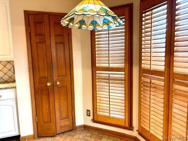 1524 Charleton Dr - Photo 4 of 21