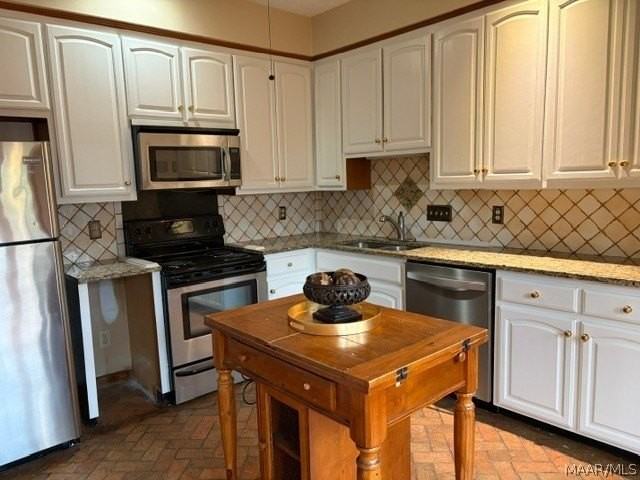 1524 Charleton Dr - Photo 5 of 21