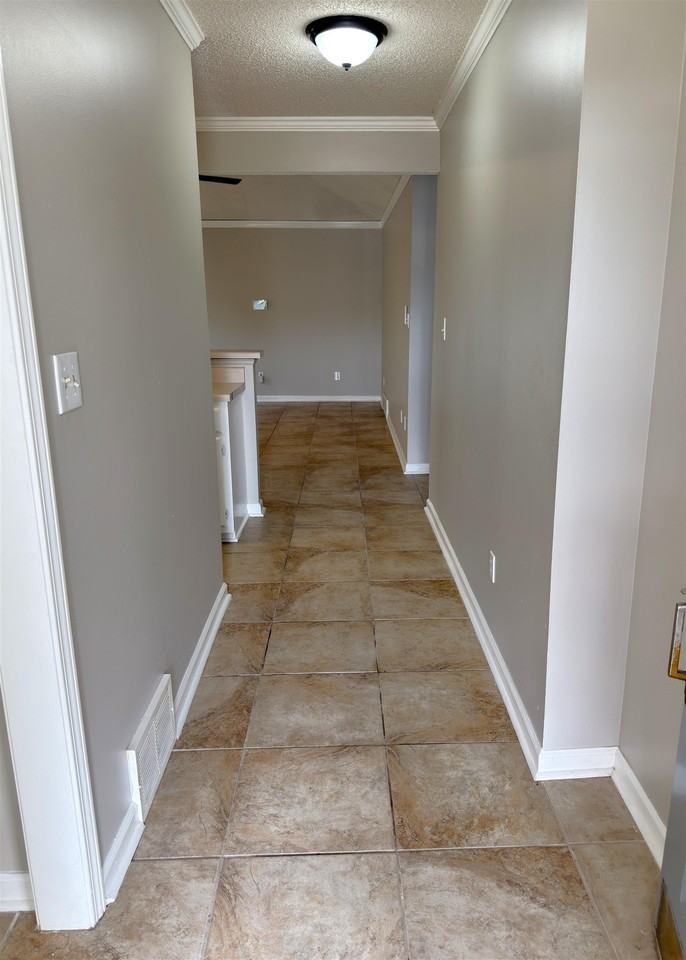 9040 Pepper Hollow Ct - Photo 2 of 18