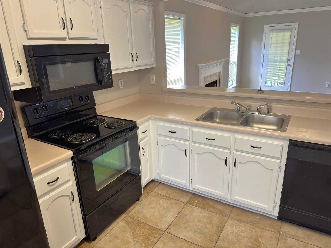 9040 Pepper Hollow Ct - Photo 4 of 18