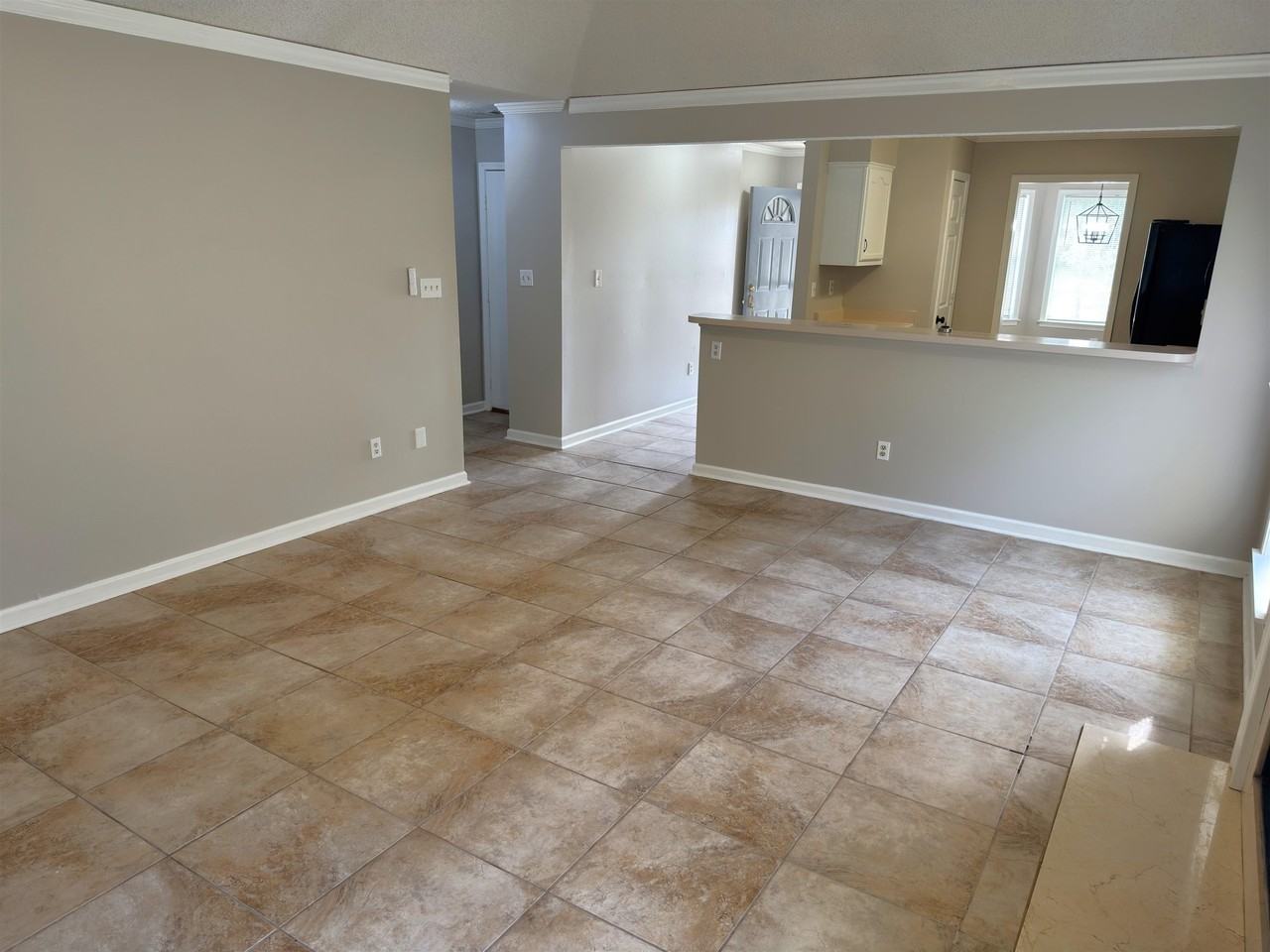9040 Pepper Hollow Ct - Photo 7 of 18