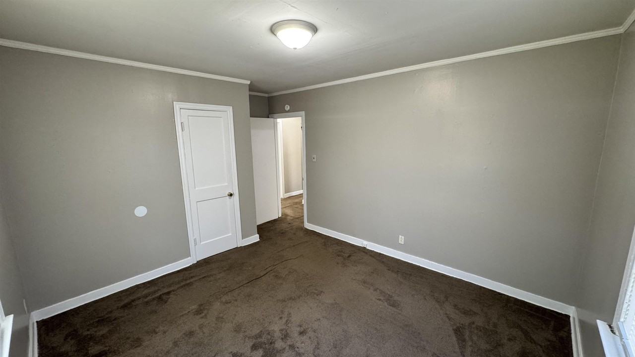 992 Wrenwood St - Photo 5 of 13