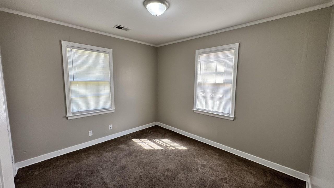 992 Wrenwood St - Photo 6 of 13