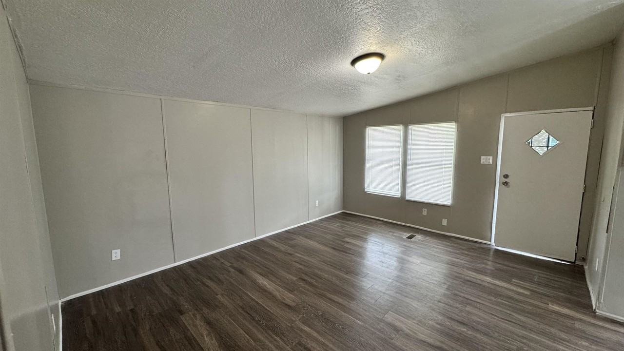 288 W Brooks Rd - Photo 3 of 14