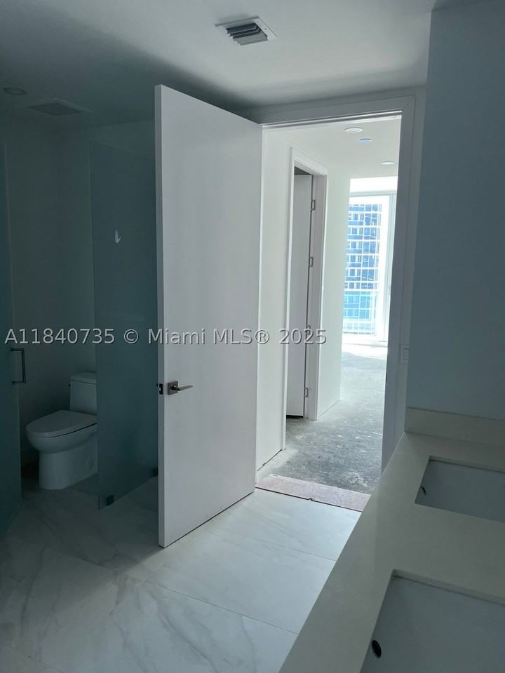 17550 Collins Ave #1004