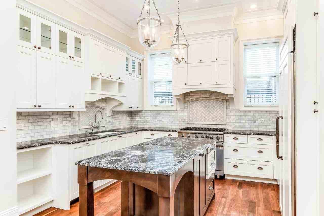 118 W Chestnut St - Photo 4 of 8