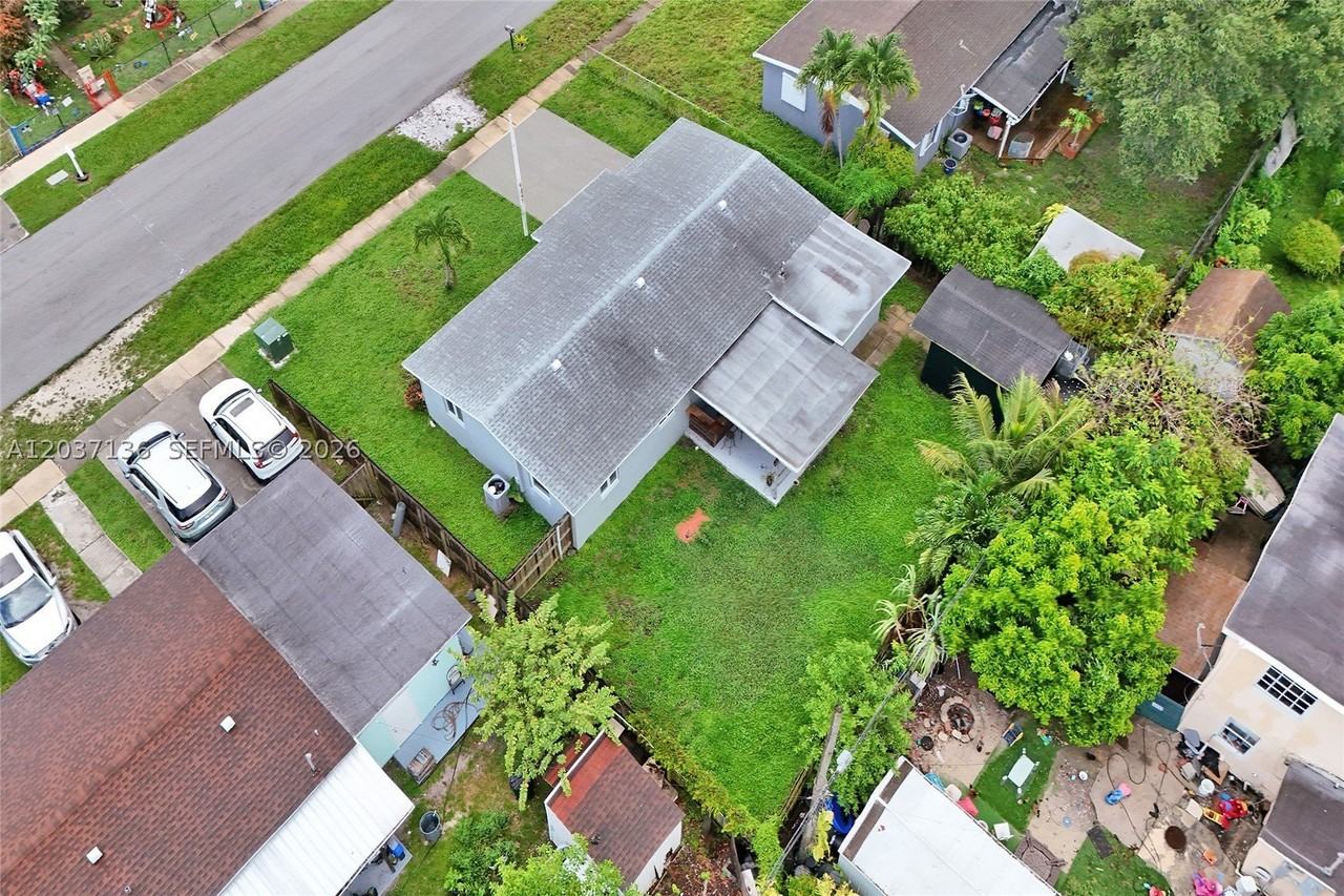 5701 Sw 37th St - Photo 6 of 50