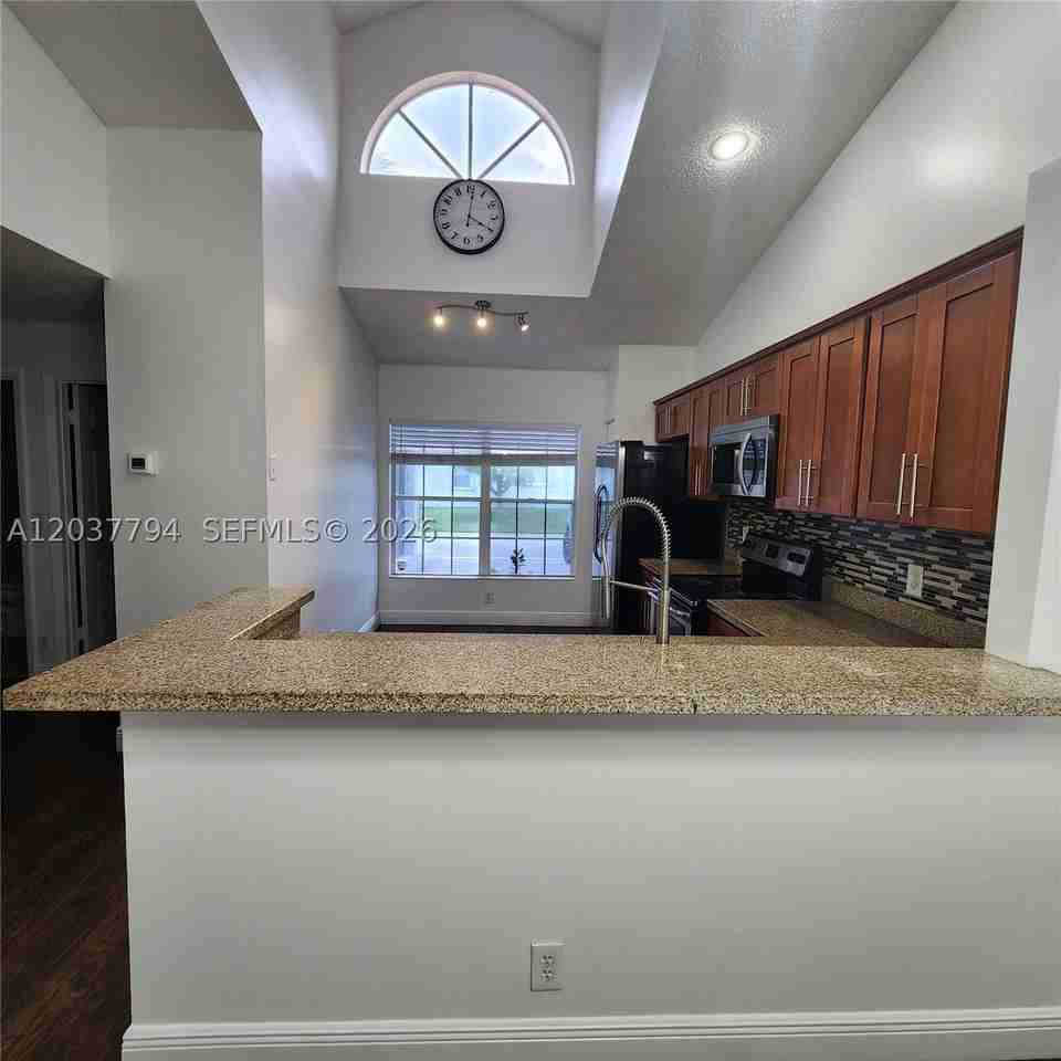 10180 Fanfare Dr #10180 - Photo 6 of 32