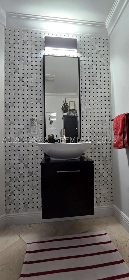 1900 N Bayshore Dr #3518 - Photo 5 of 39