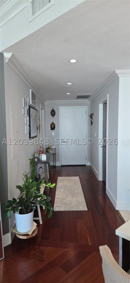 1900 N Bayshore Dr #3518 - Photo 7 of 39