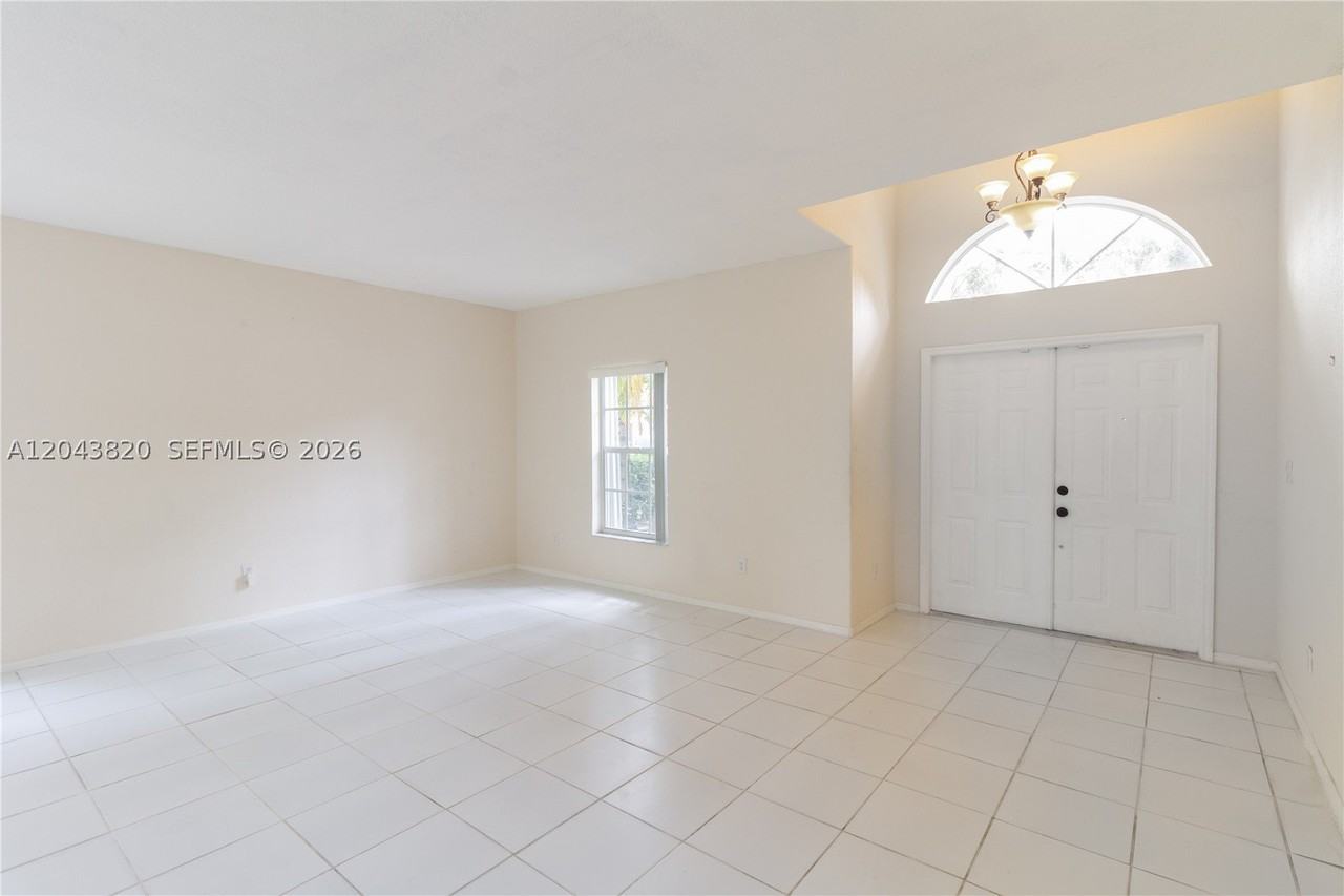1473 Sw 158th Ave - Photo 7 of 50