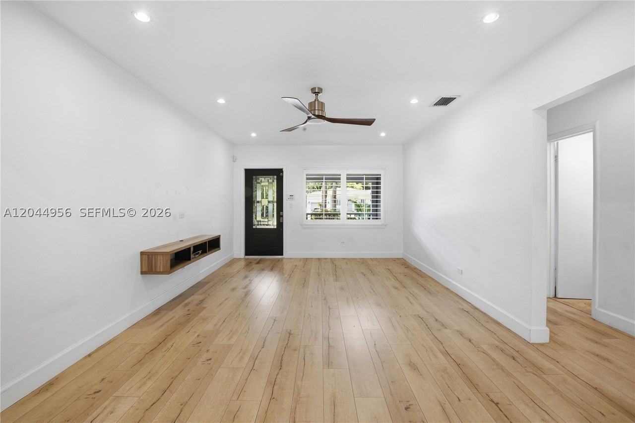 7220 Sw 53rd Ct - Photo 4 of 24