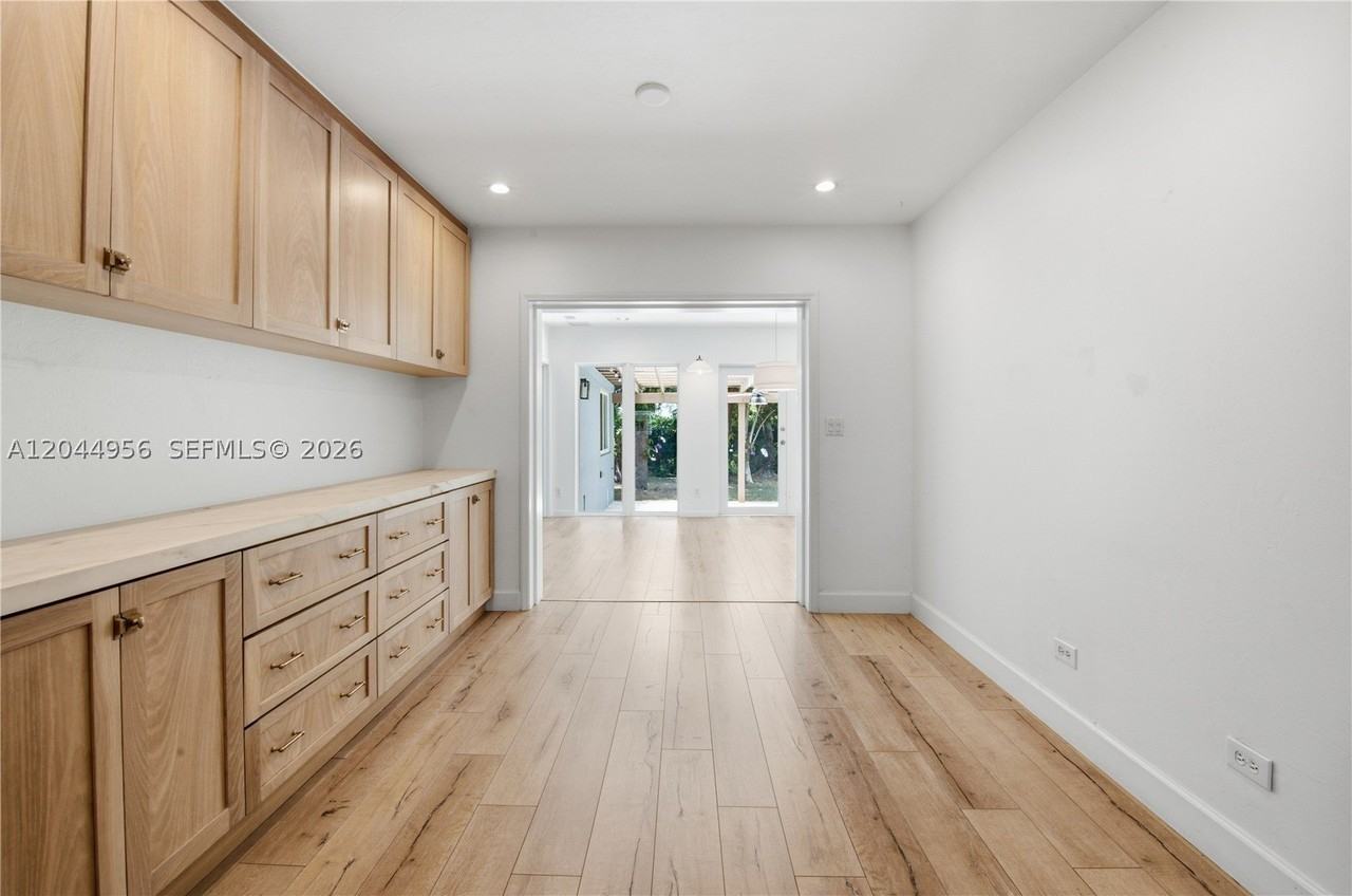 7220 Sw 53rd Ct - Photo 5 of 24