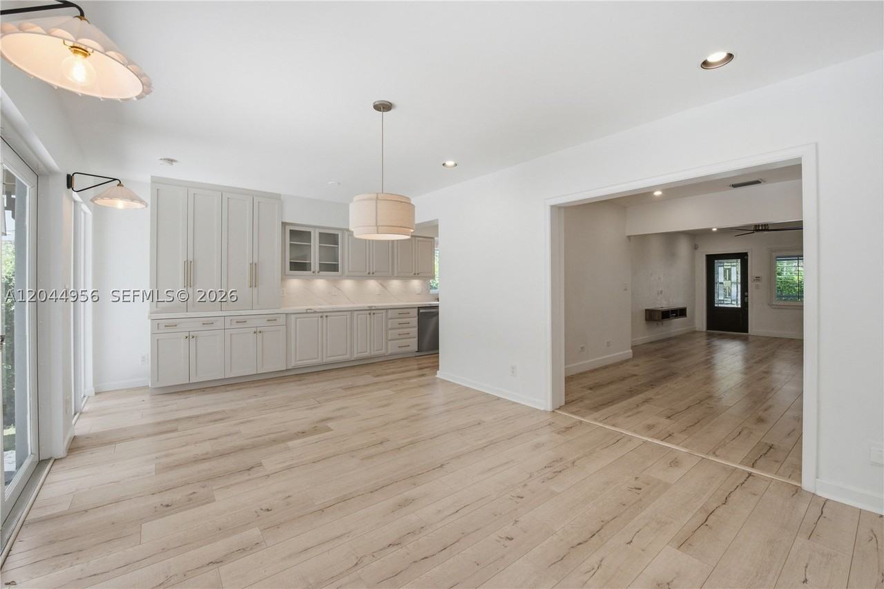 7220 Sw 53rd Ct - Photo 6 of 24