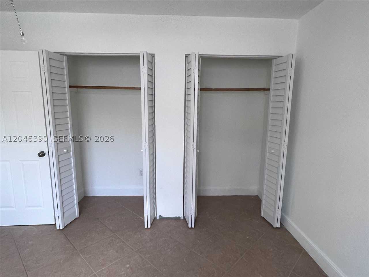 600 N 70th Ter - Photo 6 of 15