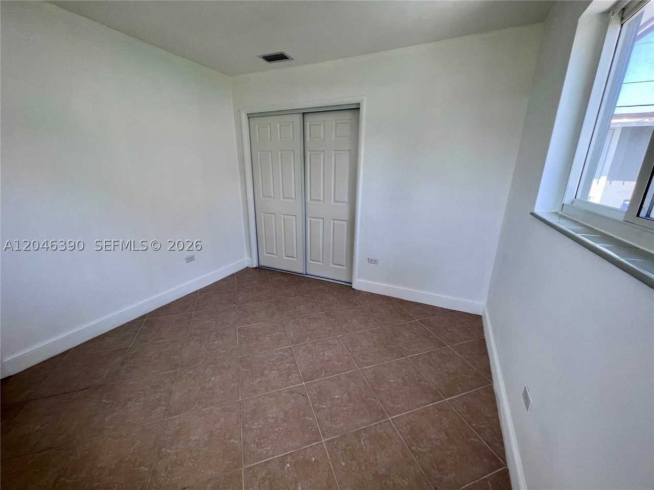 600 N 70th Ter - Photo 7 of 15