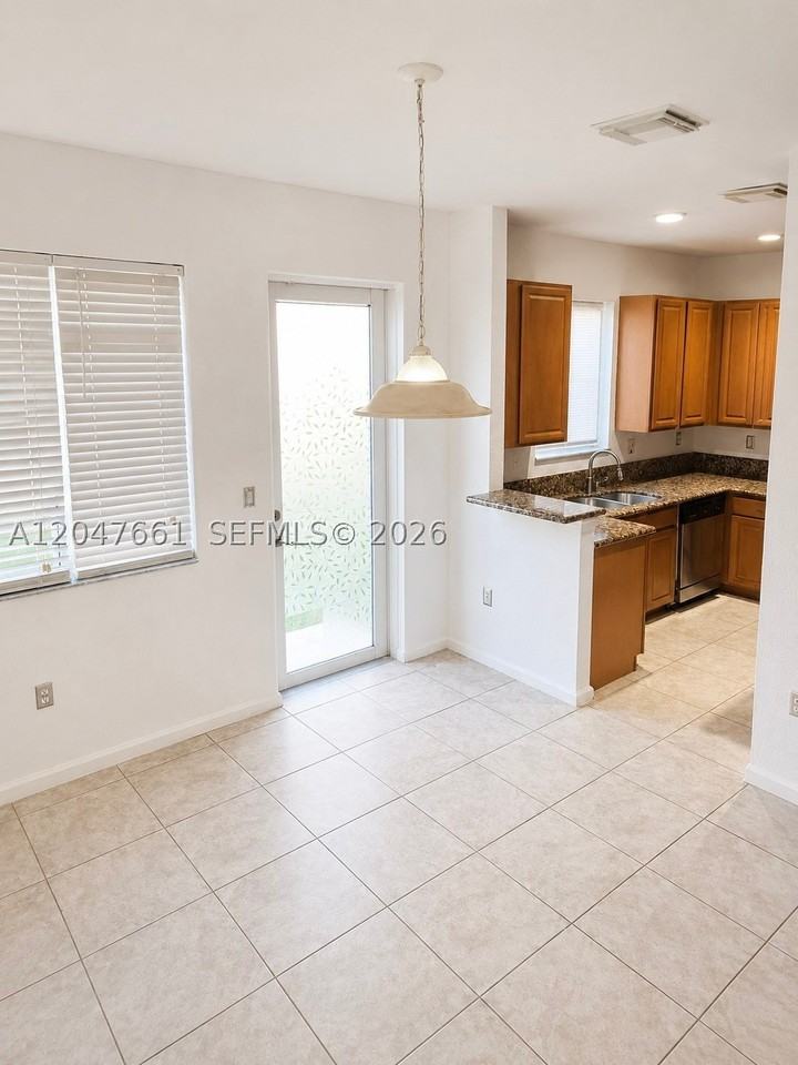 21003 Nw 14th Pl #144 - Photo 7 of 24
