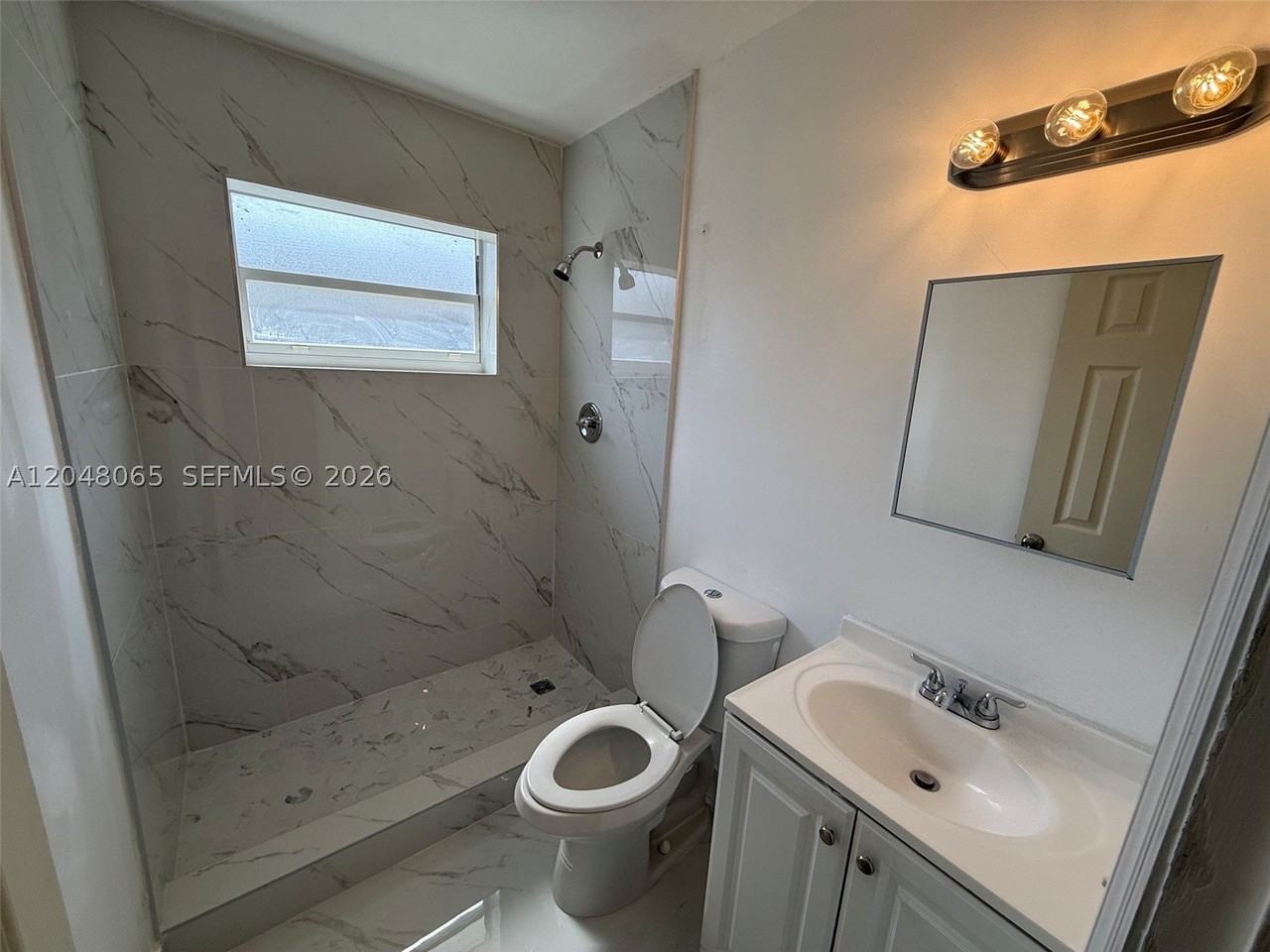 34 Sw 5th St #1-2 - Photo 5 of 11