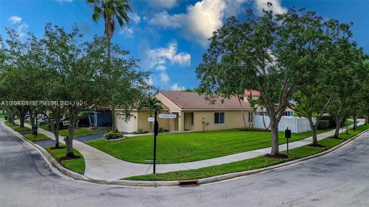1356 Presidio Dr - Photo 2 of 15