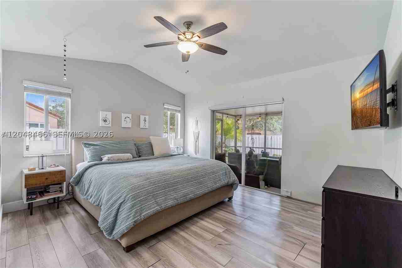 1356 Presidio Dr - Photo 6 of 15