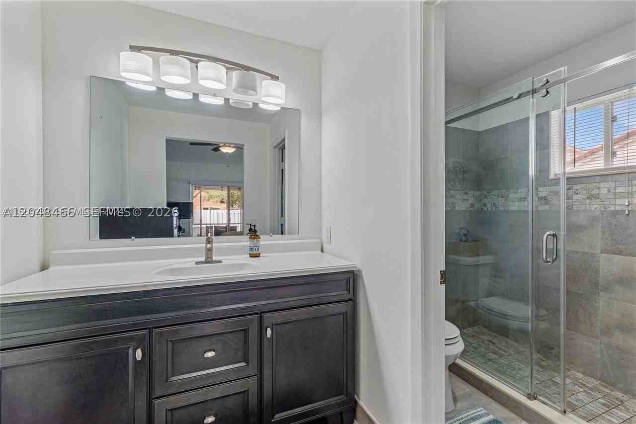 1356 Presidio Dr - Photo 7 of 15