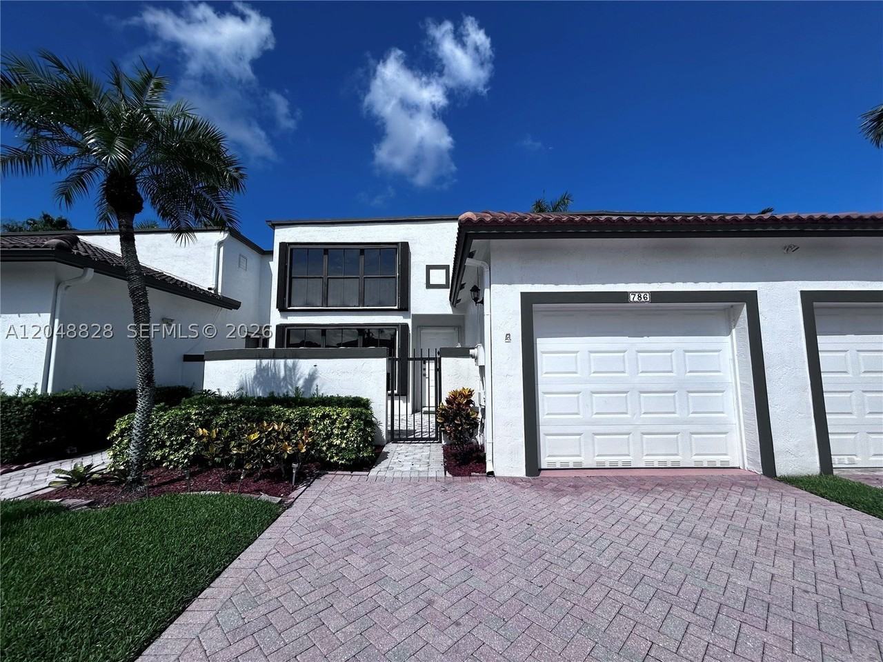 786 Sw 158th Way - Photo 2 of 34