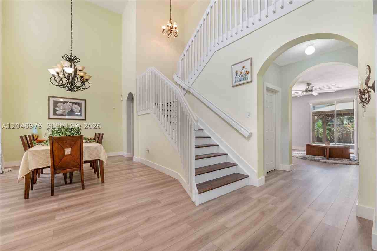 20255 Sw 129th Ave - Photo 2 of 14