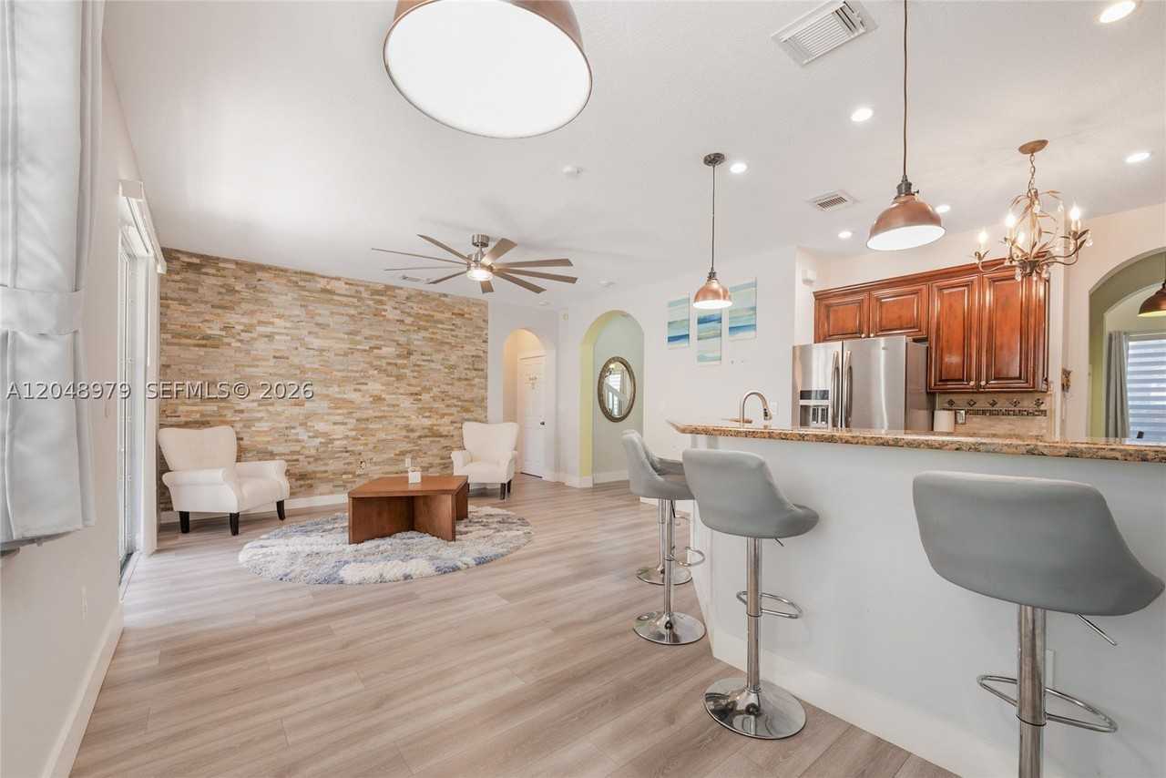 20255 Sw 129th Ave - Photo 5 of 14