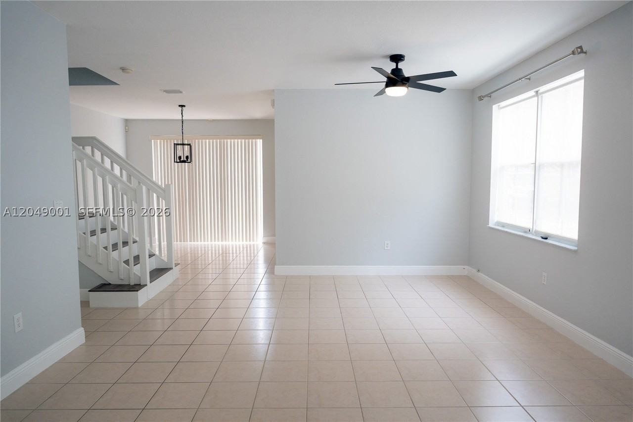 12164 Sw 124th Ct - Photo 3 of 23
