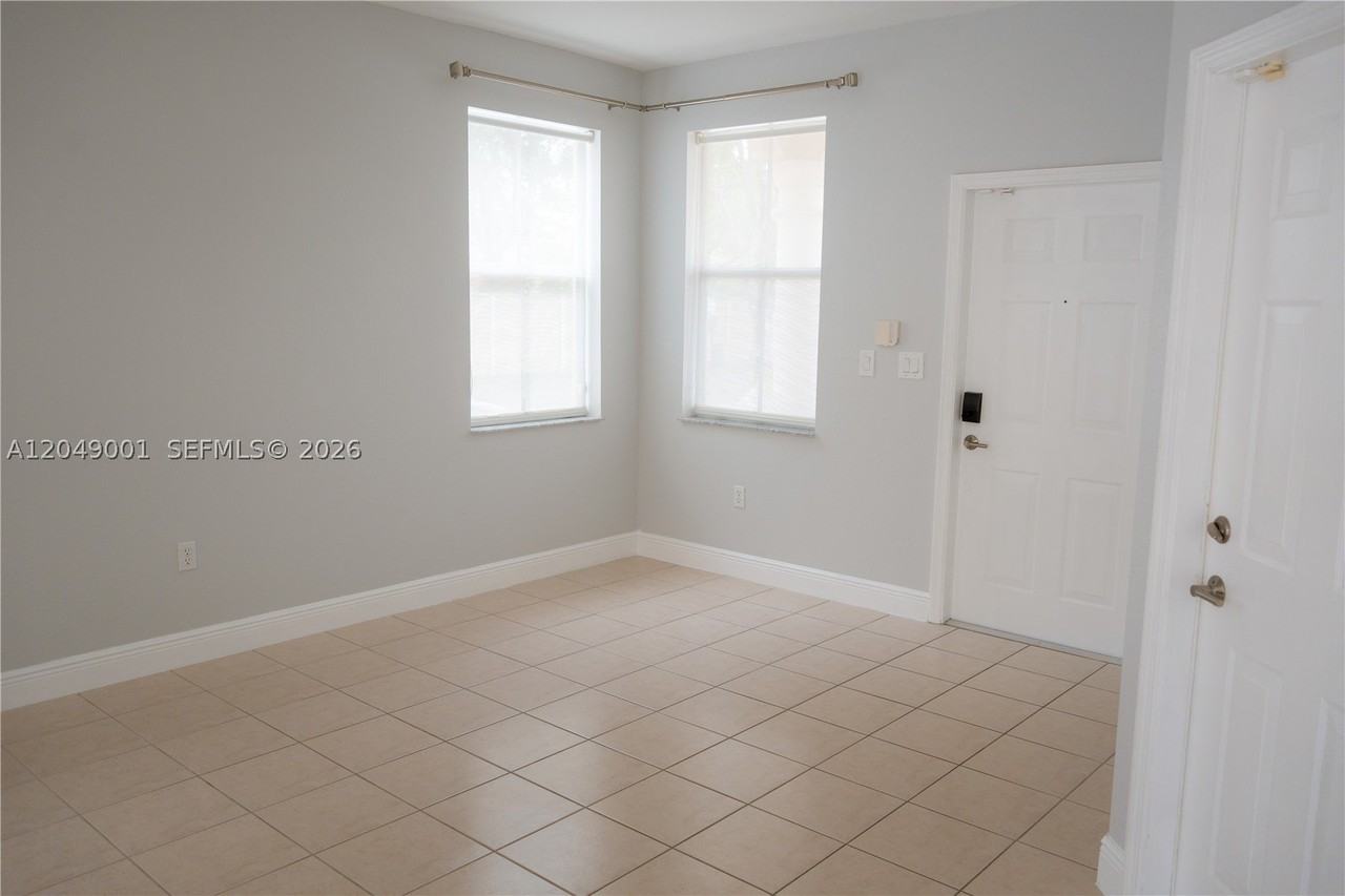 12164 Sw 124th Ct - Photo 4 of 23