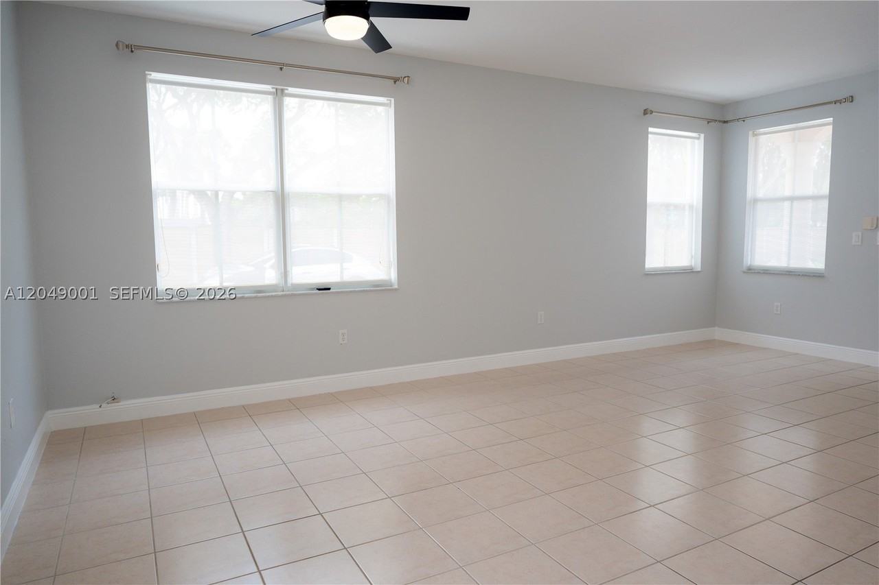 12164 Sw 124th Ct - Photo 6 of 23