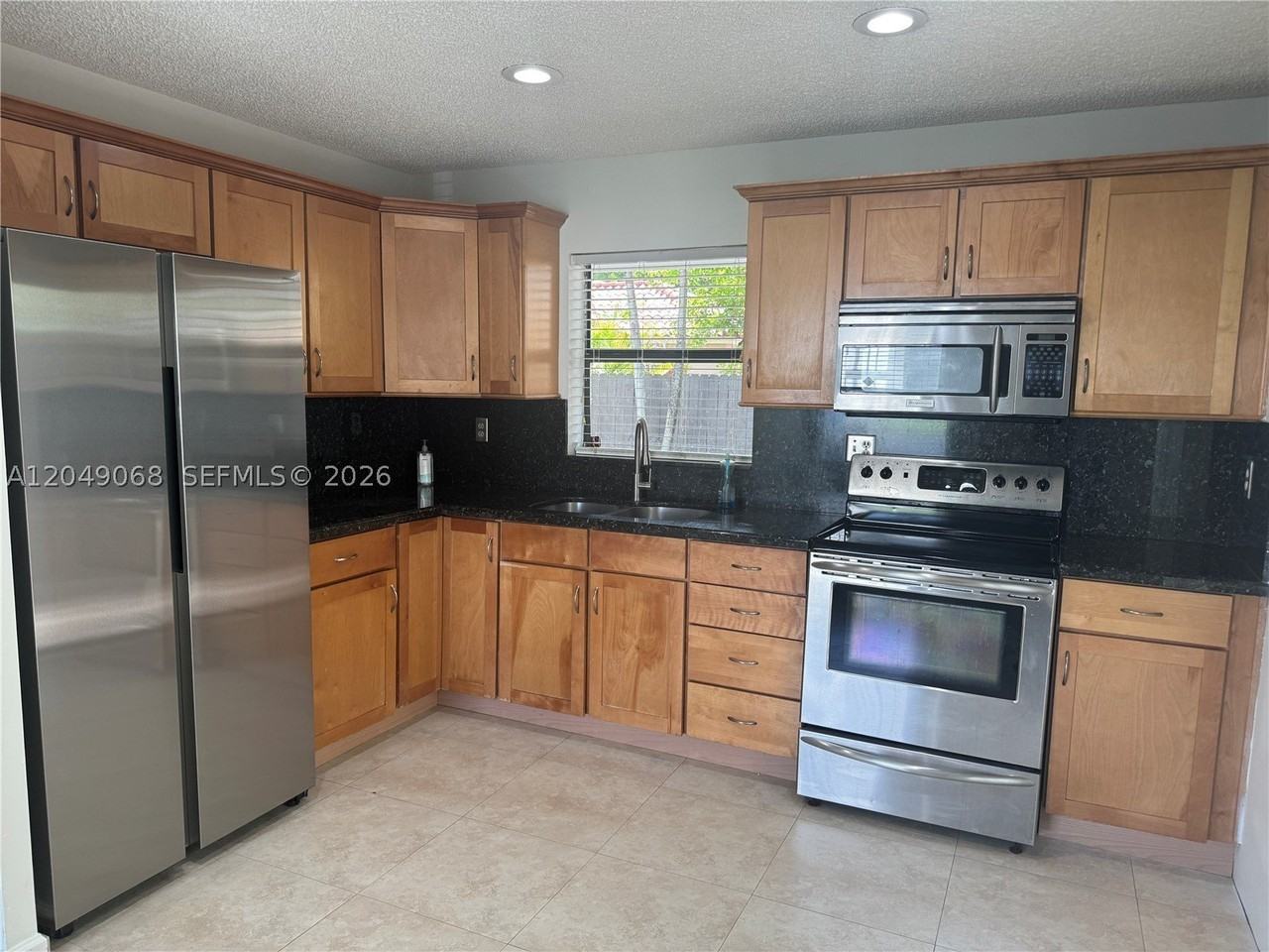 15054 Sw 127th Pl #0 - Photo 4 of 50