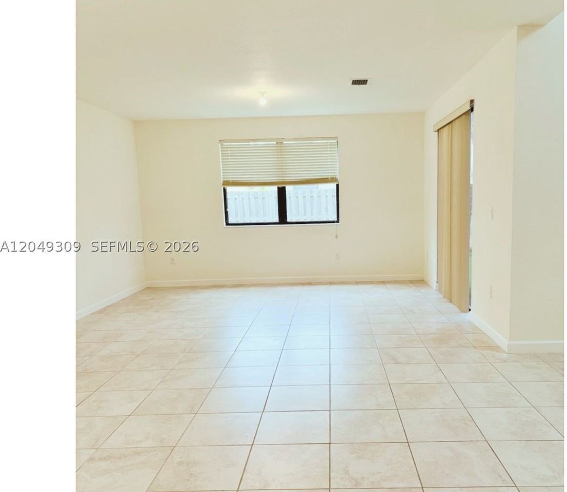 132 Ne 24th Ave - Photo 3 of 27