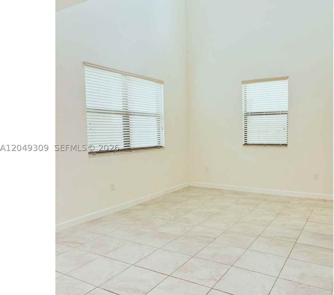 132 Ne 24th Ave - Photo 5 of 27