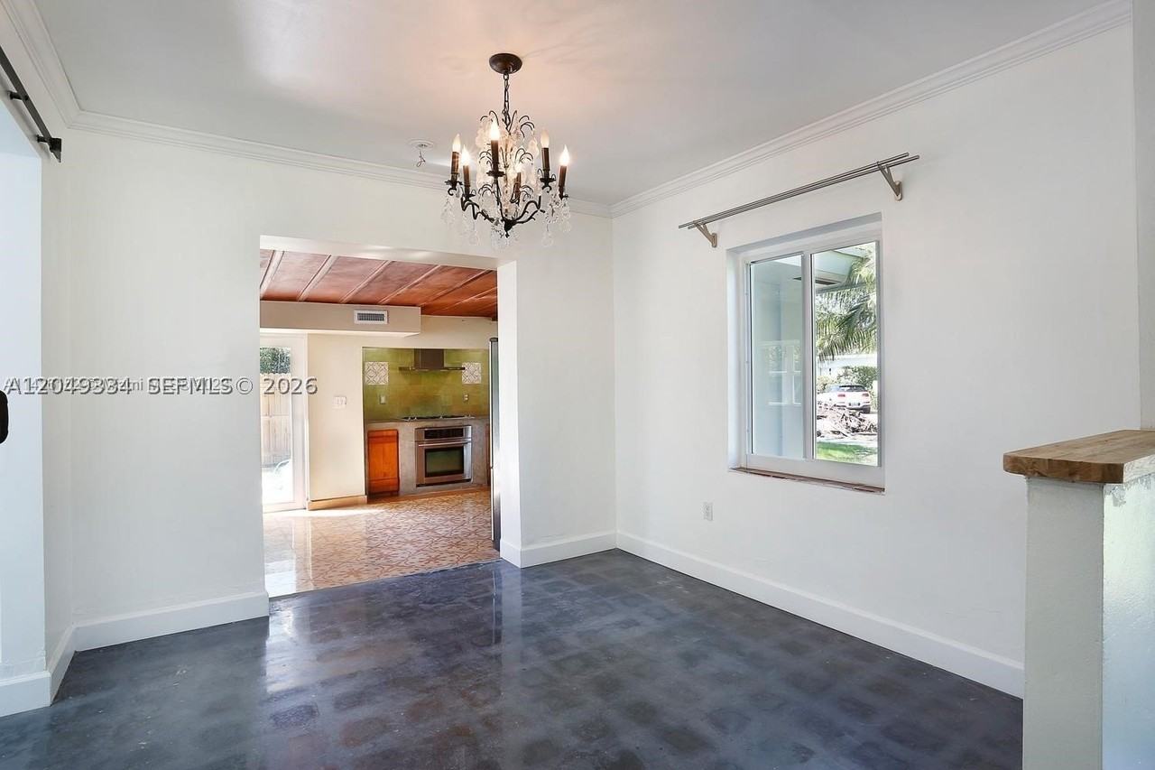 6116 Sw 46th Ter - Photo 2 of 14