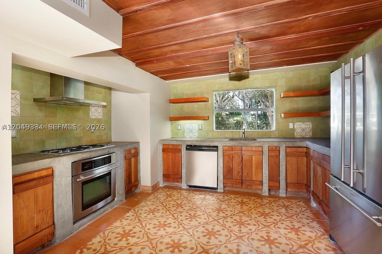 6116 Sw 46th Ter - Photo 3 of 14