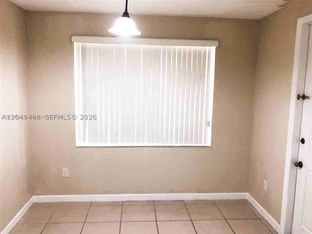 2884 Se 2nd Dr #2 - Photo 2 of 33