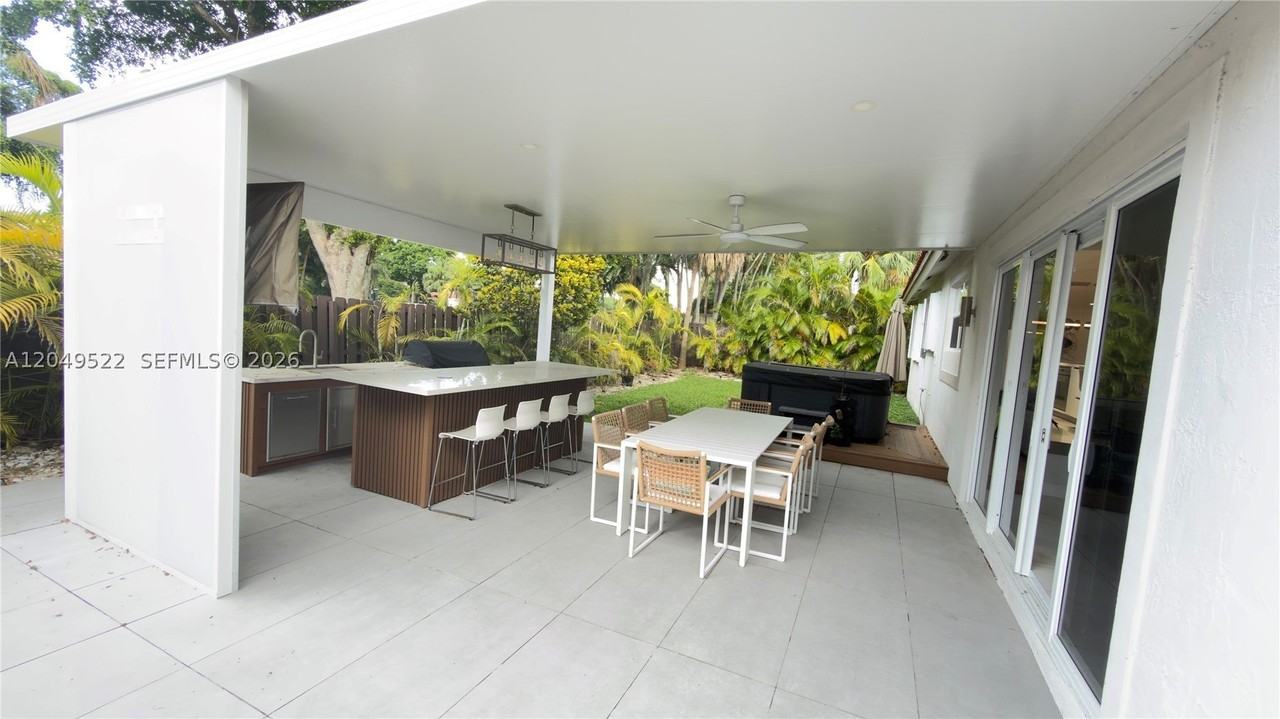 11310 Nw 61st St - Photo 7 of 50