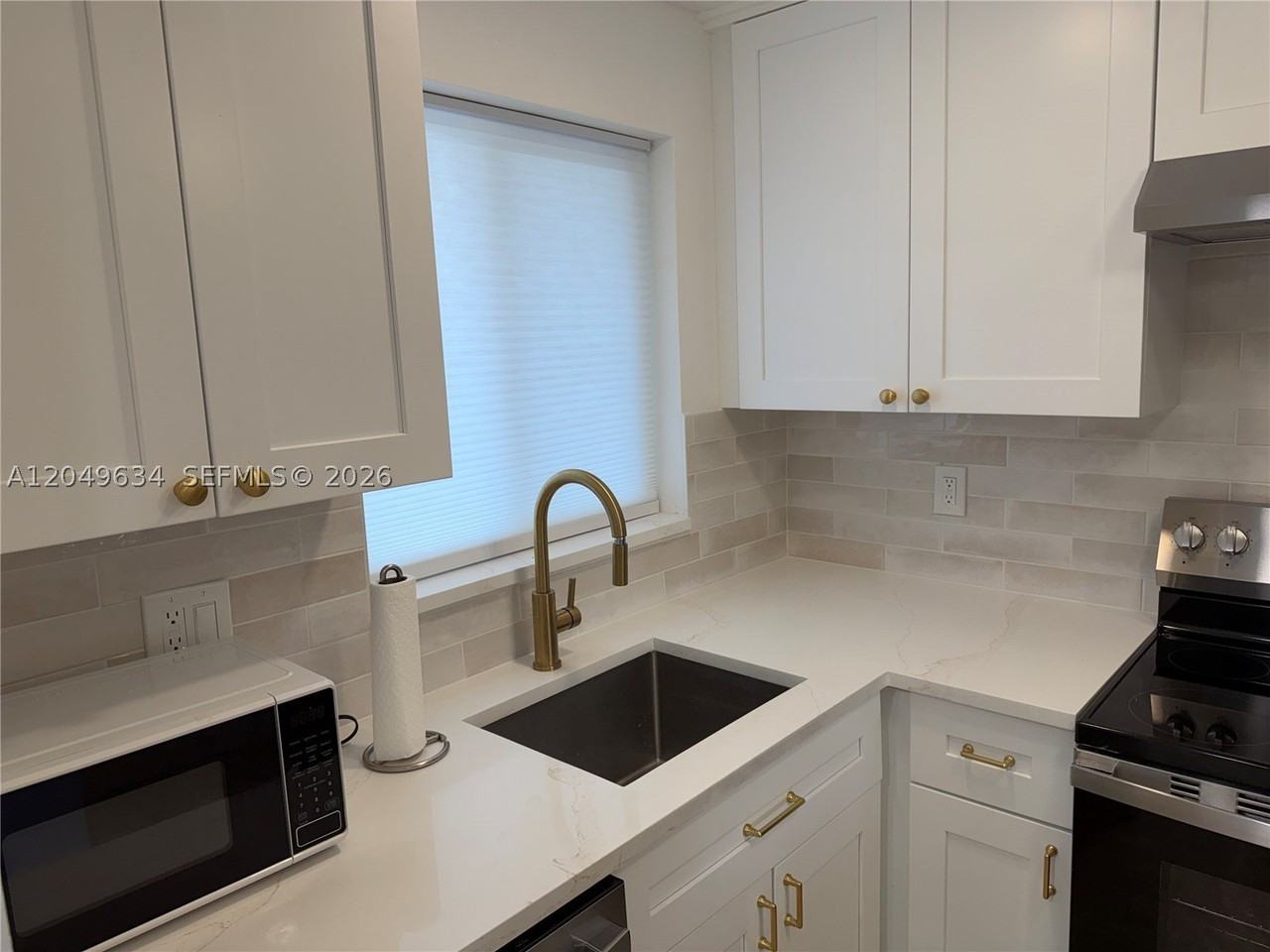8135 Sunrise Lakes Blvd #210 - Photo 4 of 45