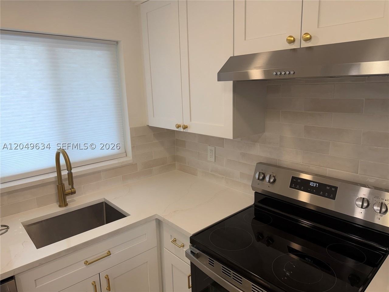 8135 Sunrise Lakes Blvd #210 - Photo 5 of 45