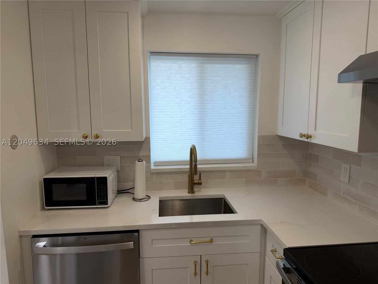 8135 Sunrise Lakes Blvd #210 - Photo 4 of 44